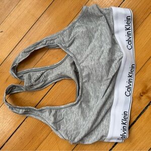 Women’s M Calvin Klein Gray Sports Bra